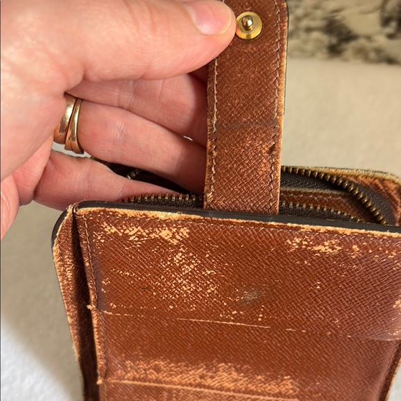 Louis Vuitton Monogram Wallet - Picture 14 of 15